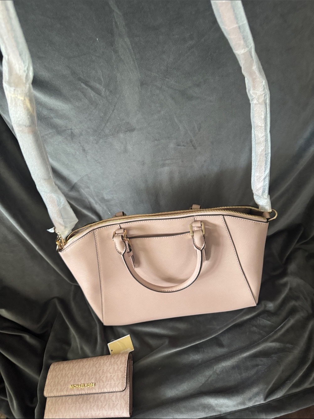 BNWT Michael Kors Pale Blush Satchel with Matching Wallet - Picture 13 of 13